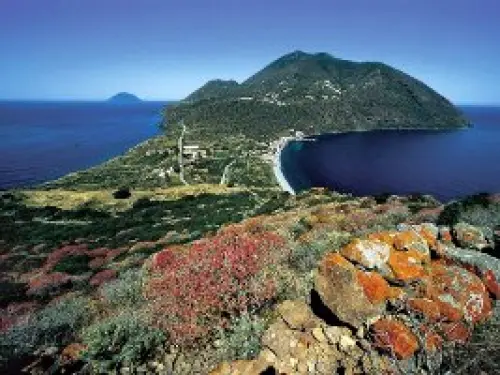Vacanze in Sicilia-Isole Eolie: guida viaggio. Itinerario di viaggio di 10 giorni a Filicudi, Salina, Stromboli, Lipari