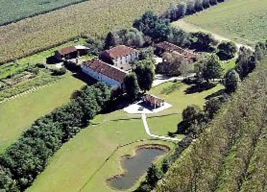 Vacanze in agriturismo in Piemonte e in Liguria. Guida di viaggio negli agriturismi - Itinerari Viaggi e Vacanze