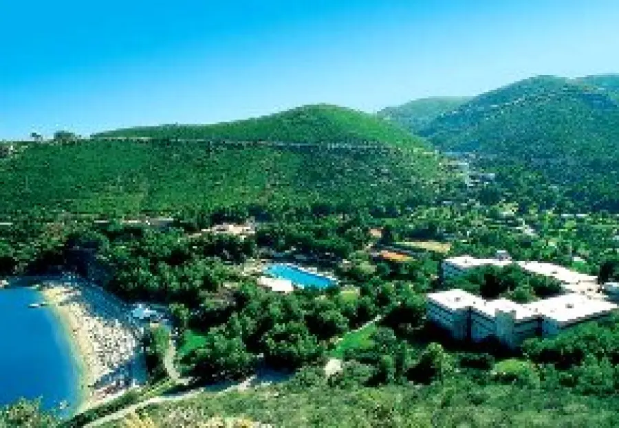 Offerta viaggio ponte del 2 Giugno 2011: vacanza di 3 notti al mare in Puglia a Pugnochiuso (Foggia-Gargano)