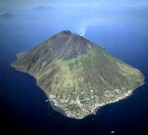 Vacanze a Stromboli (Isole Eolie-Messina-Sicilia): escursioni, spiagge, immersioni e hotel a Stromboli