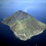 Vacanze a Stromboli (Isole Eolie-Messina-Sicilia): escursioni, spiagge, immersioni e hotel a Stromboli