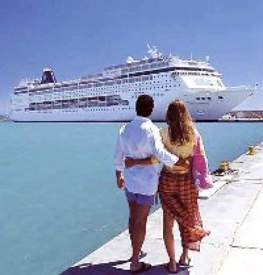 Crociera sul Mediterraneo: una vacanza in Grecia sulla nave da crociera Equinox di Celebrity Cruises