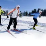 Vacanze in montagna sulla neve in Valle d' Aosta: sci di fondo sulla pista nel bosco di Sylvenoire a Cogne