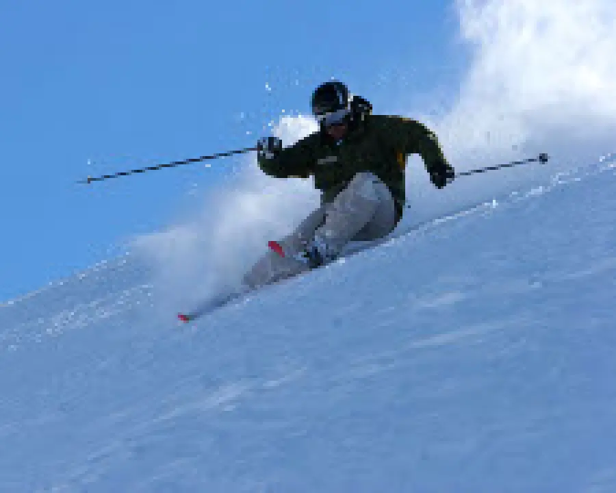 Vacanze sulla neve: Wengen (Svizzera). Montagna e neve per sciare sulla pista del Lauberhorn 