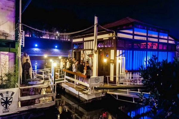 Barcone sul Tevere a Roma: come organizzare una festa innovativa