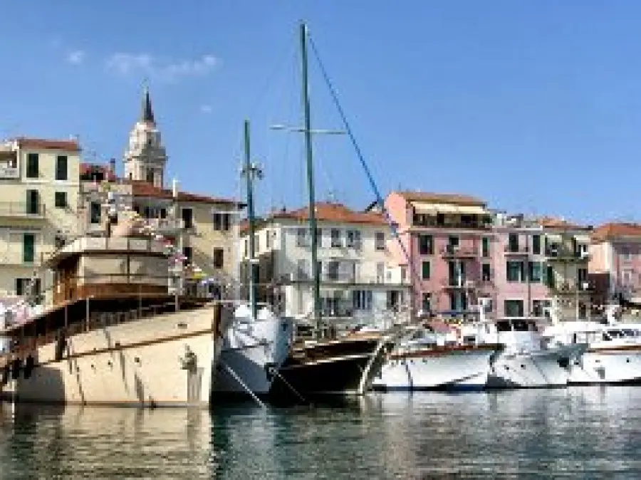 Raduno MotorYacht d' Epoca di Assonautica Imperia ad Oneglia Calata Cuneo dall' 11 al 13 Settembre 2009