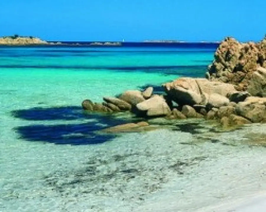 Vacanze Estate 2009 in Sardegna: offerta viaggio Giugno-Luglio 2009 Baia delle Mimose Sardegna