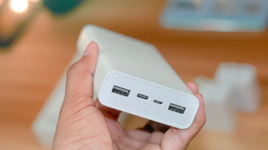 Power bank in aereo: limiti e regole 2026