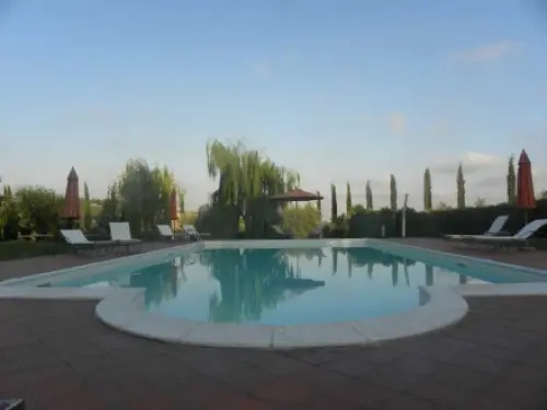 Toscana-Grosseto: agriturismo con piscina vicino al mare a Capalbio. Agriturismo Ghiaccio Bosco