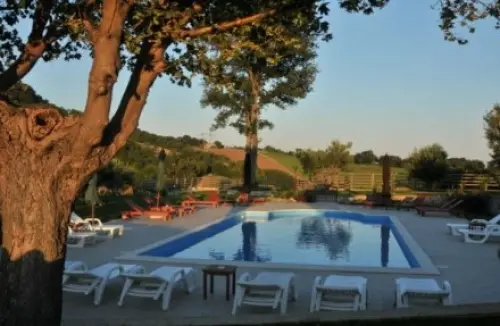 Ancona-Riviera del Conero: agriturismo con piscina vicino al mare Poggio agli Ulivi