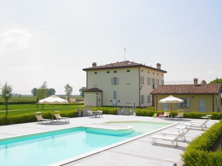 Emilia Romagna-Bologna: agriturismo con piscina La Budriola a Castello di Argile