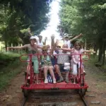 Vacanze con bambini-Alvernia (Francia): percorsi sulle vecchie ferrovie coi carrelli a pedali