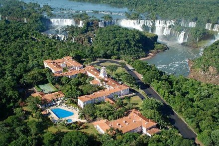 Tre hotel con vista sulle cascate di Iguazù (Brasile), Victoria (Africa), Niagara (Canada)