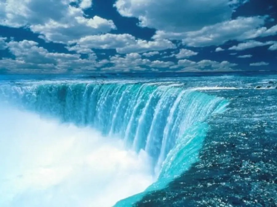 Tra Canada e Stati Uniti le cascate del Niagara: vacanze avventura Niagara Falls
