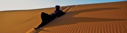 Fare trekking nel deserto: tour organizzati a piedi e in fuoristrada. Viaggi Avventura