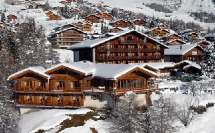 Svizzera: vacanze invernali a Verbier allo Chalet d' Adrien con piscina panoramica