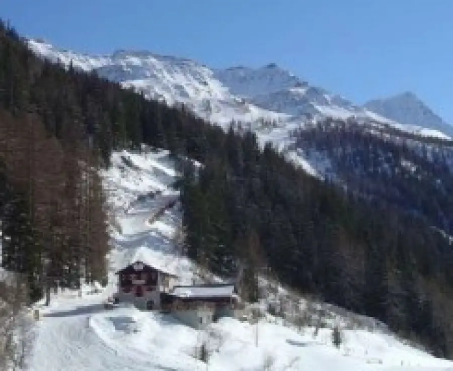 Settimana bianca in Valle d' Aosta al Rifugio Monte Bianco (Val Veny-Courmayeur)