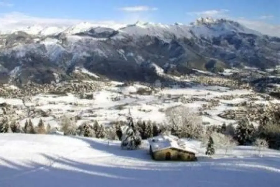 Vacanze invernali a Clusone (Bergamo): sciare in Valle Seriana e ristoranti a Clusone