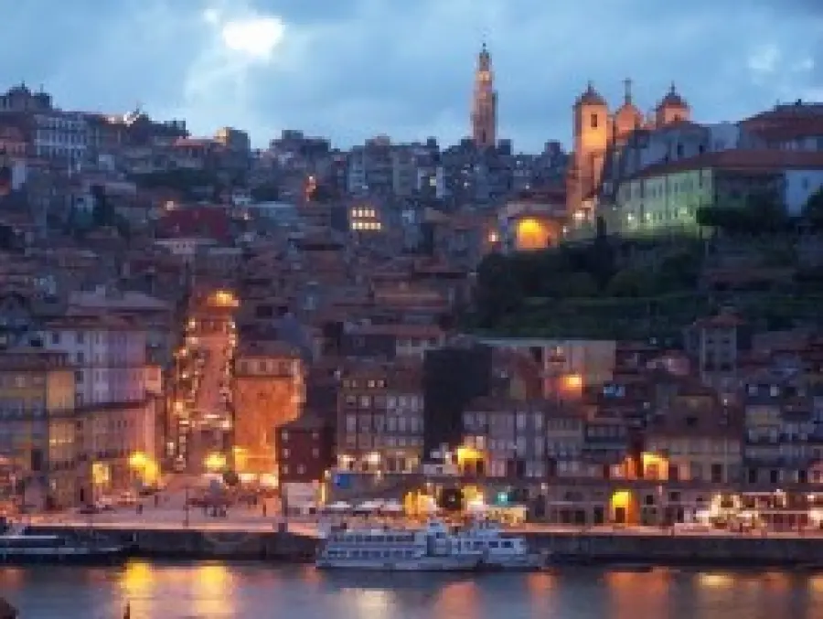 Cosa vedere a Oporto (Portogallo del nord): monumenti di Oporto, cantine e shopping