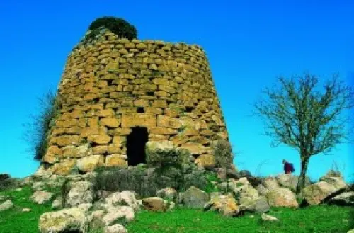 Viaggio in Barbagia (Nuoro-Sardegna): i paesi dell' entroterra e le bellezze naturali