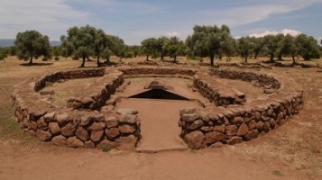 Viaggio in Sardegna al Pozzo di Santa Cristina nella zona archeologica di Paulilatino (Oristano)