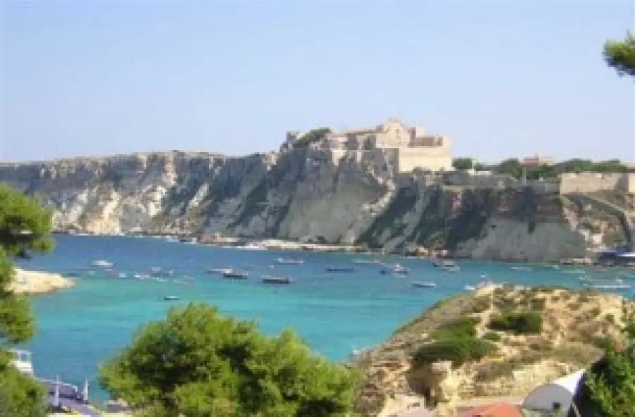 Vacanza alle Isole Tremiti (Puglia-Gargano): immersioni e tour in barca dell' arcipelago delle Tremiti