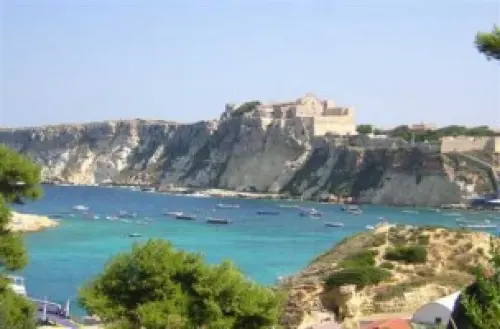 Vacanza alle Isole Tremiti (Puglia-Gargano): immersioni e tour in barca dell' arcipelago delle Tremiti