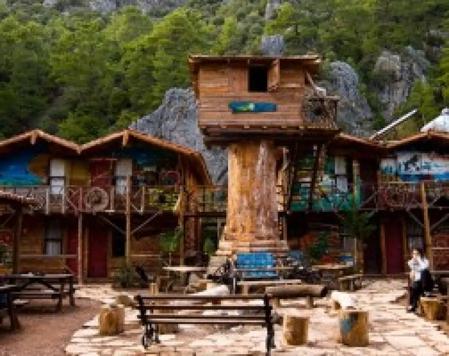 Hotel in Turchia: l' hotel Kadir Treehouses di Olympos e il Divan Cave House di Goreme (Cappadocia) 