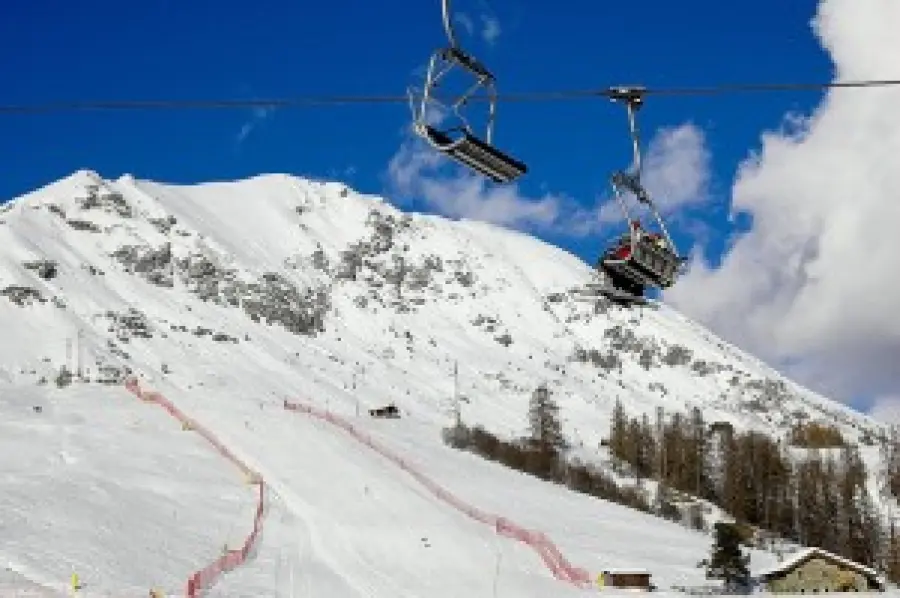 Vacanze sulla neve ad Antagnod (Valle d' Aosta): settimana bianca per famiglie con bambini