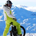 Sport invernali sulla neve in Val Thorens (Francia), Trentino Alto Adige, Valle d' Aosta, Lombardia