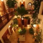 Vacanze benessere a Marrakech in Marocco al Riad Sable Chaud: massaggi in camera e piscina riscaldata