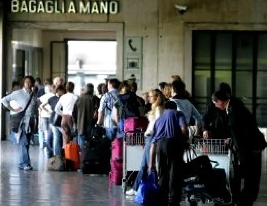 Luglio 2011: sciopero voli aerei Meridiana Fly, Alitalia Cai ed Air One l' 8 Luglio 2011 - Nuovi Scioperi Aerei